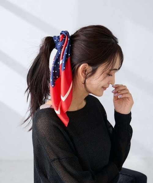 a.v.v（アーヴェヴェ）の「シルクスカーフ（ストール/ショール・レディース・レッド/ライトピンク/アイボリー/ミント・38）」の12枚目の写真