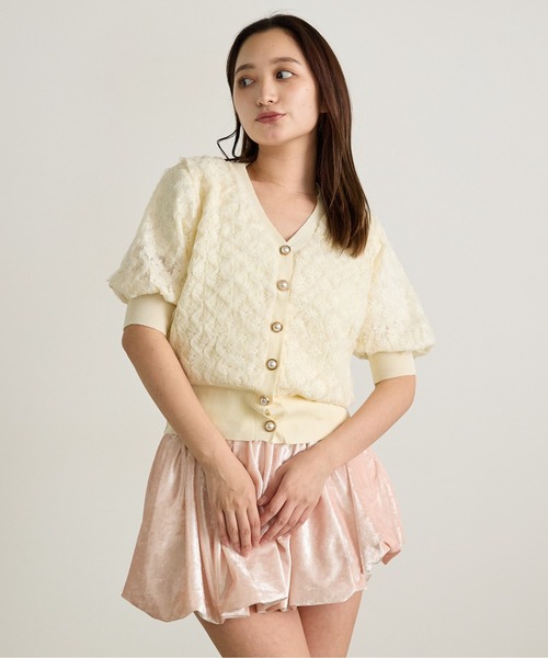 Siel(シエル)の「花柄ニット半袖カーディガン 冬服(カーディガン/ボレロ・レディース・ブラック/アイボリー・FREE)」の5枚目の写真