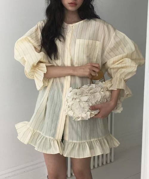 FREE STYLISTS(フリー スタイリスト)の「YUGA_YGMC Korean-style striped shirt dress with voluminous sleeves and tiered ruffles(ワンピース・レディース・ホワイト/ライトイエロー/ライトブルー・FREE)」の3枚目の写真