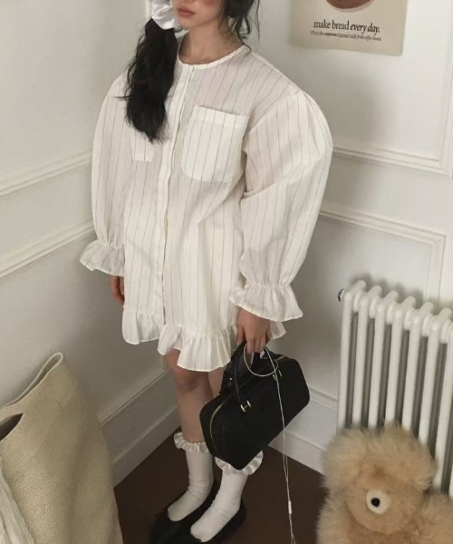 FREE STYLISTS(フリー スタイリスト)の「YUGA_YGMC Korean-style striped shirt dress with voluminous sleeves and tiered ruffles(ワンピース・レディース・ホワイト/ライトイエロー/ライトブルー・FREE)」の13枚目の写真