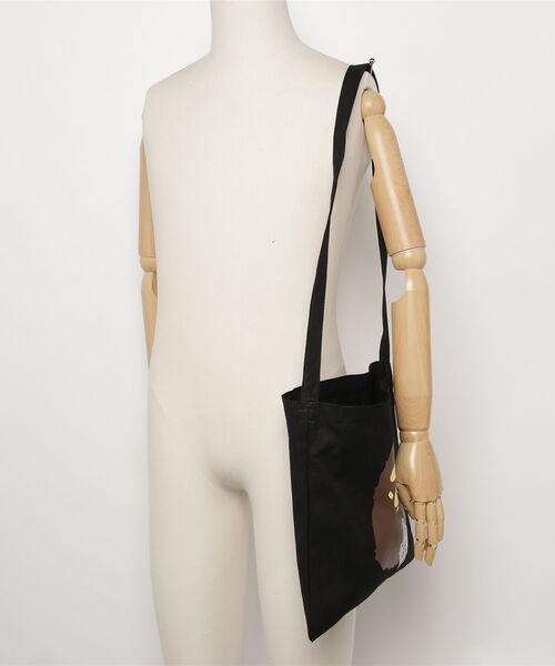 A BATHING APE(アベイシングエイプ)の「BAPE ONLINE SACOCHE BAPEC(ショルダーバッグ・メンズ・ブラック/ホワイト/ネイビー・FREE)」の10枚目の写真