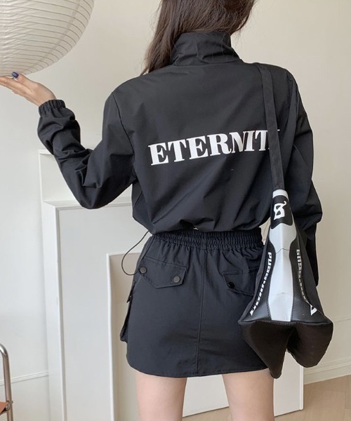SHEENA（シーナ）の「【セットアップ】バックロゴプリントショート丈ブルゾン×インパン付きミニスカート2点SET（セットアップ・レディース・ブラック・M）」の11枚目の写真