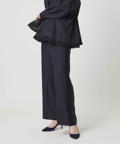 UNITED ARROWS(ユナイテッドアローズ)の「レース コンビ ストレートパンツ(スラックス・レディース・ネイビー/オフホワイト・36/38)」の1枚目の写真