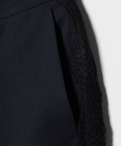 UNITED ARROWS(ユナイテッドアローズ)の「レース コンビ ストレートパンツ(スラックス・レディース・ネイビー/オフホワイト・36/38)」の16枚目の写真