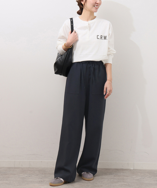 JOURNAL STANDARD relume（ジャーナルスタンダード　レリューム）の「アセテートスラブストレッチベイカーパンツ（その他パンツ・レディース・ベージュ/ネイビー・36/38）」の4枚目の写真