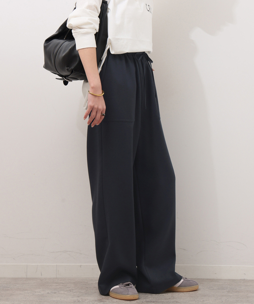 JOURNAL STANDARD relume（ジャーナルスタンダード　レリューム）の「アセテートスラブストレッチベイカーパンツ（その他パンツ・レディース・ベージュ/ネイビー・36/38）」の11枚目の写真