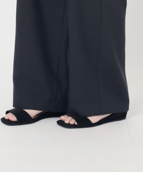 JOURNAL STANDARD relume（ジャーナルスタンダード　レリューム）の「アセテートスラブストレッチベイカーパンツ（その他パンツ・レディース・ベージュ/ネイビー・36/38）」の20枚目の写真