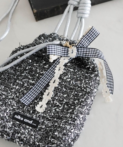 niko and...（ニコアンド）の「ギンガムマルチチャーム[tiny tiny(ティニーティニー)]（ベルト・レディース・ブラック/ライトブルー・0）」の2枚目の写真