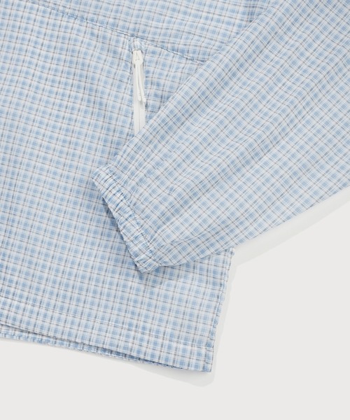 COVERNAT（カバーナット）の「WOMEN PACKABLE LIGHTWEIGHT WINDBREAKER JACKET（ナイロンジャケット・レディース・スカイブルー/ダークネイビー/ホワイト・SMALL/MEDIUM）」の21枚目の写真