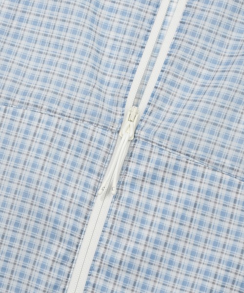 COVERNAT（カバーナット）の「WOMEN PACKABLE LIGHTWEIGHT WINDBREAKER JACKET（ナイロンジャケット・レディース・スカイブルー/ダークネイビー/ホワイト・SMALL/MEDIUM）」の22枚目の写真