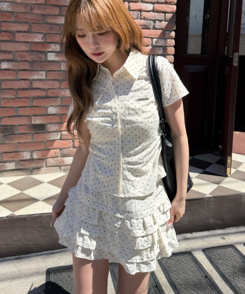 RAY CASSIN（レイカズン）の「【7色展開  ラインストーン / ドット/ ストライプ / チェック】胸刺繍コンパクト半袖シャツ（シャツ/ブラウス・レディース・ブルー系その他3/ブルー系その他2/グレー系その他/ホワイト系その他2/ブルー系その他/ブラウン系その他3/ホワイト系その他3・FREE）」の20枚目の写真