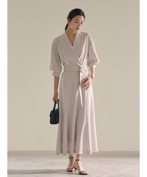 anuans（アニュアンス）の「ショールカラーナローワンピース（ワンピース・レディース・チャコールグレー/ライトベージュ・SMALL/MEDIUM）」の13枚目の写真