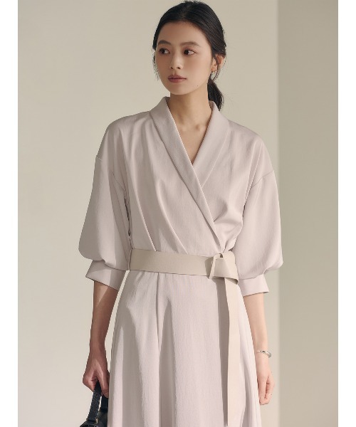 anuans（アニュアンス）の「ショールカラーナローワンピース（ワンピース・レディース・チャコールグレー/ライトベージュ・SMALL/MEDIUM）」の17枚目の写真