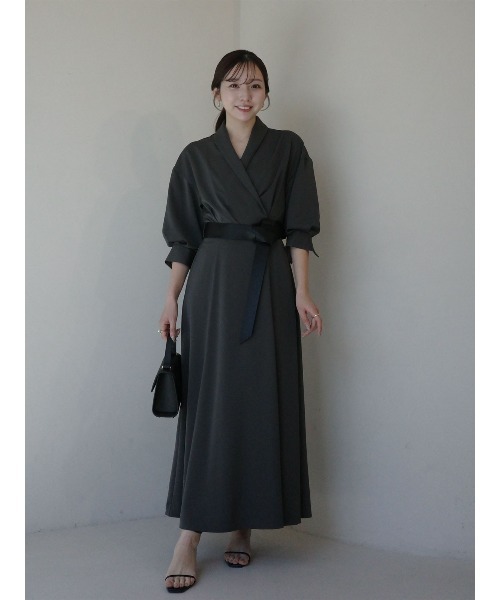 anuans（アニュアンス）の「ショールカラーナローワンピース（ワンピース・レディース・チャコールグレー/ライトベージュ・SMALL/MEDIUM）」の20枚目の写真