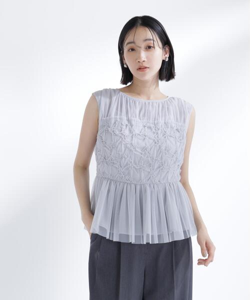 NATURAL BEAUTY BASIC（ナチュラルビューティーベーシック）の「チュールシャーリングブラウス（シャツ/ブラウス・レディース・ブラウン/ブルー/オフホワイト・ﾌﾘ-）」の3枚目の写真