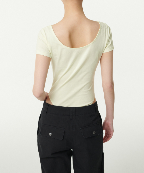 MUSINSA STANDARD WOMAN（ムシンサスタンダードウーマン）の「ウィメンズスcoopネックボディスーツ[レモン]（Tシャツ/カットソー・レディース・その他・SMALL/MEDIUM/LARGE/X-SMALL）」の3枚目の写真