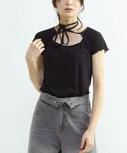 CONVERSE TOKYO(コンバーストウキョウ)の「2WAY SHEER STRAP TEE(Tシャツ/カットソー・レディース・ライトベージュ/ブラック・FREE)」の2枚目の写真