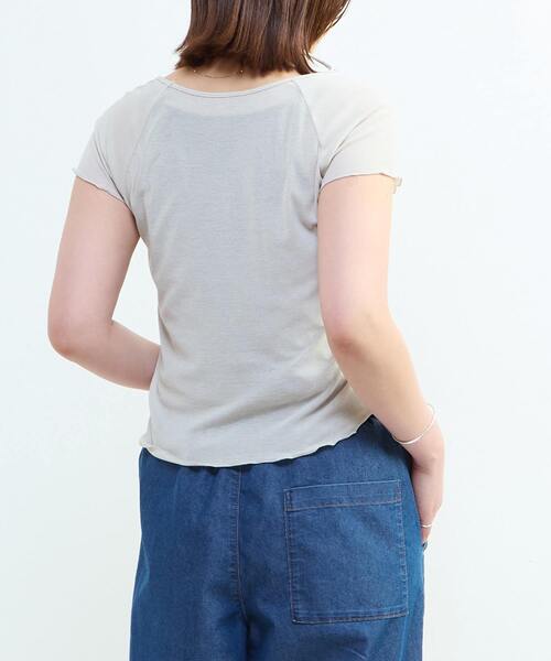 CONVERSE TOKYO(コンバーストウキョウ)の「2WAY SHEER STRAP TEE(Tシャツ/カットソー・レディース・ライトベージュ/ブラック・FREE)」の11枚目の写真