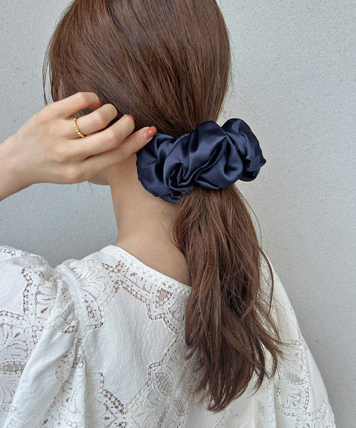 A Bronze Age/ブロンズエイジ SILKシュシュ/NAVY OVERSIZED SILK 