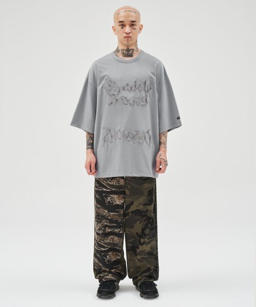 AJOBYAJO（アジョバイアジョ）の「Shadow Boxing Applique T-Shirt [GREY]（Tシャツ/カットソー・レディース・その他・LARGE/MEDIUM/X-LARGE）」の4枚目の写真