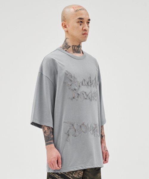 AJOBYAJO（アジョバイアジョ）の「Shadow Boxing Applique T-Shirt [GREY]（Tシャツ/カットソー・レディース・その他・LARGE/MEDIUM/X-LARGE）」の6枚目の写真