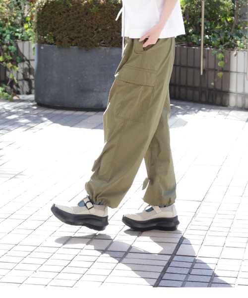 H.A.K（ハク）の「コーデュラナイロンオックス／クールマックスストレッチタフタカーゴパンツ（カーゴパンツ・レディース・カーキ/ブラック/ホワイト・1/2）」の3枚目の写真