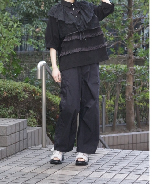 H.A.K（ハク）の「コーデュラナイロンオックス／クールマックスストレッチタフタカーゴパンツ（カーゴパンツ・レディース・カーキ/ブラック/ホワイト・1/2）」の2枚目の写真