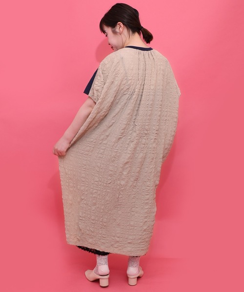 iS ScoLar(イズスカラー)の「562205:お城のレース風箔プリント異素材切替ワンピース(ワンピース・レディース・ネイビー/チャコールグレー・M)」の4枚目の写真