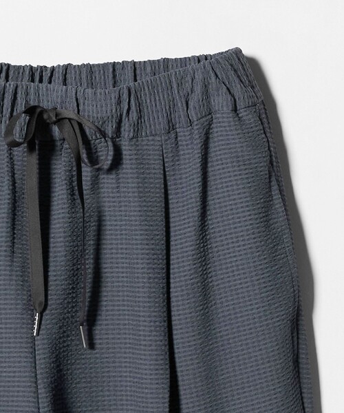 A DAY IN THE LIFE UNITED ARROWS(アデイインザライフユナイテッドアローズ)の「サッカー タックイージー テーパードパンツ <A DAY IN THE LIFE>(その他パンツ・レディース・その他2/その他1/ダークグレー/ブラック・M/S)」の16枚目の写真