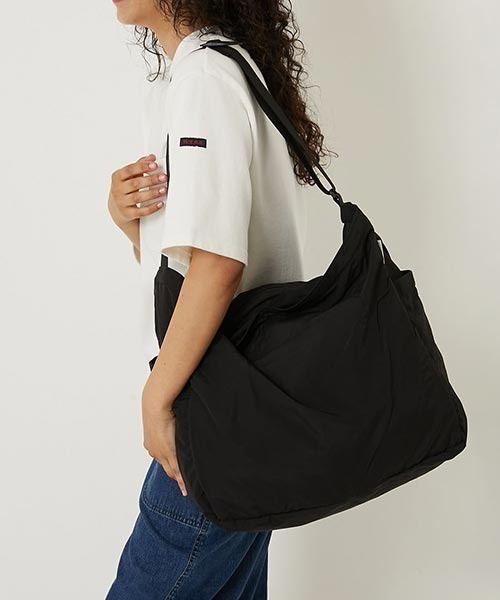 HIGH! STANDARD(ハイスタンダード)の「MT. RAINIER DESIGN × HIGH! STANDARD /ウィンドシェッド メッセンジャーバッグ(ショルダーバッグ・メンズ・ダークオリーブ/ブラック/ベージュ/ネイビー/チャコール・ONE SIZE)」の6枚目の写真