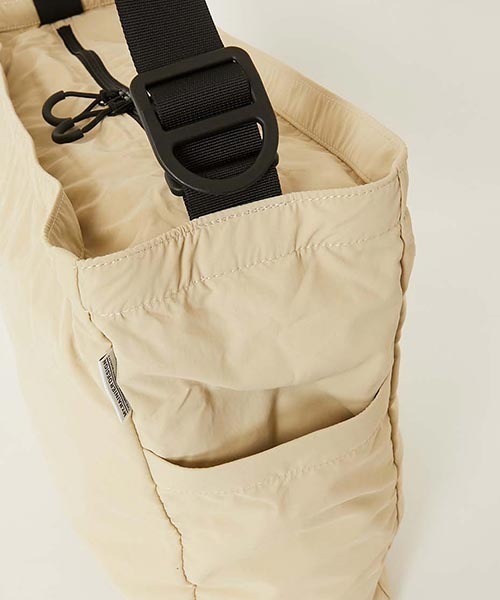 HIGH! STANDARD(ハイスタンダード)の「MT. RAINIER DESIGN × HIGH! STANDARD /ウィンドシェッド メッセンジャーバッグ(ショルダーバッグ・メンズ・ダークオリーブ/ブラック/ベージュ/ネイビー/チャコール・ONE SIZE)」の11枚目の写真