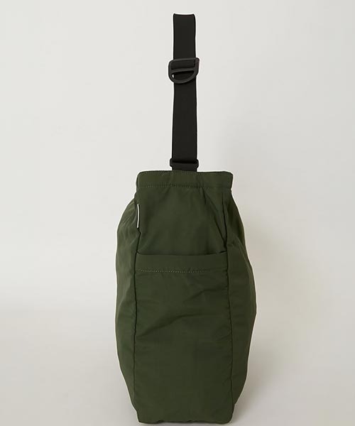 HIGH! STANDARD(ハイスタンダード)の「MT. RAINIER DESIGN × HIGH! STANDARD /ウィンドシェッド メッセンジャーバッグ(ショルダーバッグ・メンズ・ダークオリーブ/ブラック/ベージュ/ネイビー/チャコール・ONE SIZE)」の15枚目の写真