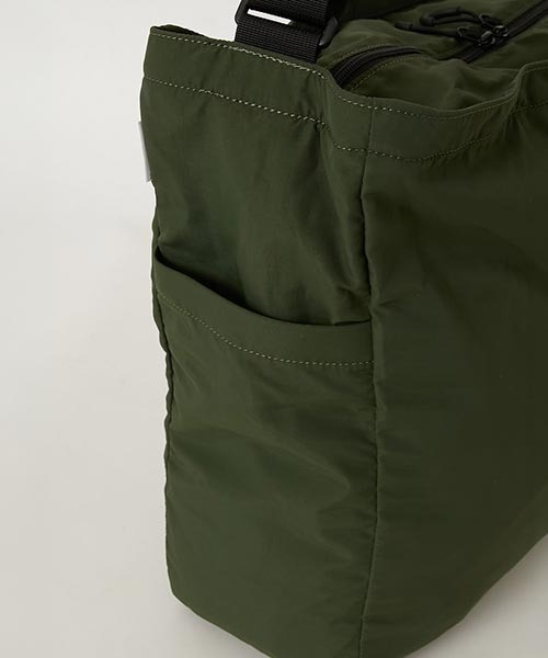HIGH! STANDARD(ハイスタンダード)の「MT. RAINIER DESIGN × HIGH! STANDARD /ウィンドシェッド メッセンジャーバッグ(ショルダーバッグ・メンズ・ダークオリーブ/ブラック/ベージュ/ネイビー/チャコール・ONE SIZE)」の19枚目の写真