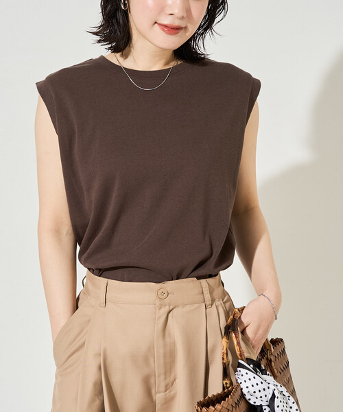 FREAK'S STORE（フリークスストア）の「限定展開　<抗菌防臭・接触冷感>MINT(ミント) クルーネック ノースリーブ Tシャツ（Tシャツ/カットソー・レディース・オリーブ/オレンジ/ピンク/ブラウン/ブラック/サックスブルー/オフホワイト・LARGE/MEDIUM/SMALL）」の12枚目の写真