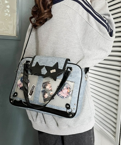 gossip!ロサンゼルス(ゴシップロサンゼルス)の「【Y2Kガーリー】レトロ痛バッグ 大容量ショルダー/斜め掛け/トートバッグ(ディスプレイボード付き)(ショルダーバッグ・レディース・ブルー/ダークグレー・FREE)」の1枚目の写真