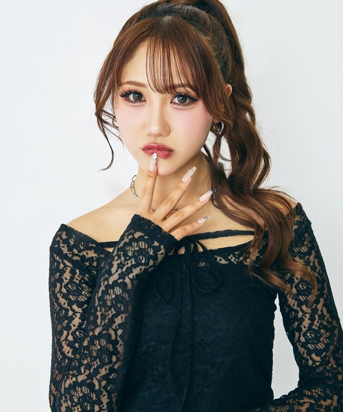 ANAP(アナップ)の「eggモデル せりなコラボ レーストップス(Tシャツ/カットソー・レディース・ホワイト/レッド/ブラック/ブルー・XS/S)」の10枚目の写真