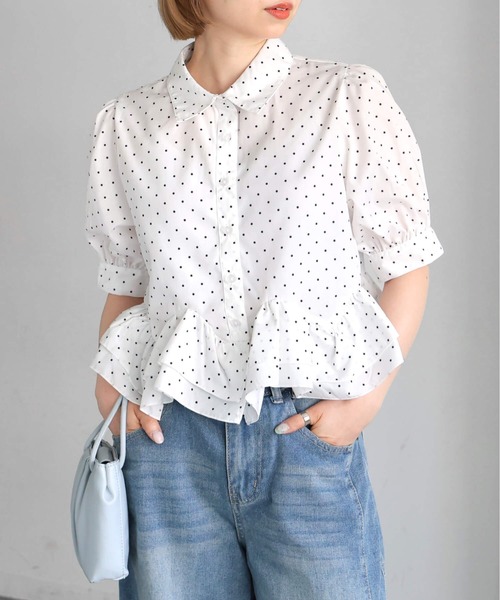 tiptop(ティップトップ)の「裾フリル半袖ブラウス(シャツ/ブラウス・レディース・オフホワイト/ブラック系その他/ホワイト系その他/ブラウン系その他・FREE)」の2枚目の写真