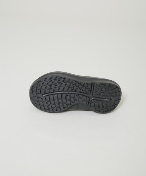 OOFOS(ウーフォス)の「OOFOS/OOriginal+ Black(サンダル・レディース・ブラック・25/23/24)」の3枚目の写真
