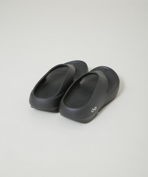 OOFOS(ウーフォス)の「OOFOS/OOriginal+ Black(サンダル・レディース・ブラック・25/23/24)」の4枚目の写真