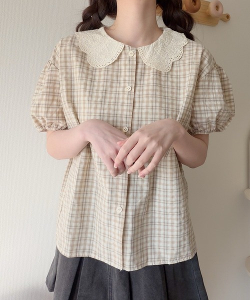 Nana(ナナ)の「レース襟パフスリーブチェックブラウス(シャツ/ブラウス・レディース・カーキ/ベージュ・FREE)」の1枚目の写真