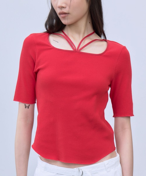 THINGS THAT MATTER(シングス ザット マター)の「CHOKER STRAP SQUARE TOPS / チョーカー ストラップ スクエア トップス(Tシャツ/カットソー・レディース・レッド/ブラック/ベージュ/ボルドー・FREE)」の3枚目の写真