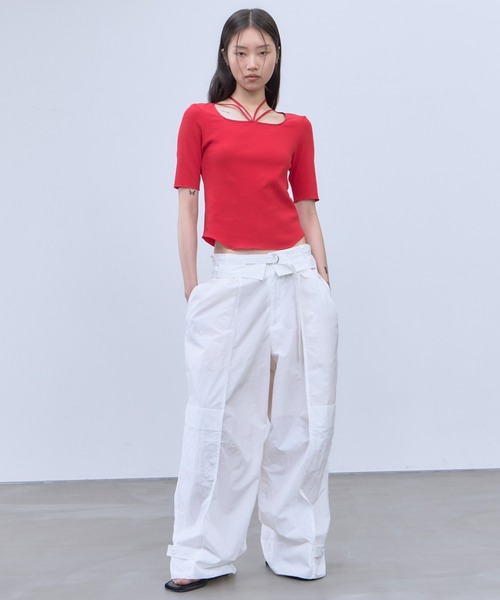 THINGS THAT MATTER(シングス ザット マター)の「CHOKER STRAP SQUARE TOPS / チョーカー ストラップ スクエア トップス(Tシャツ/カットソー・レディース・レッド/ブラック/ベージュ/ボルドー・FREE)」の10枚目の写真