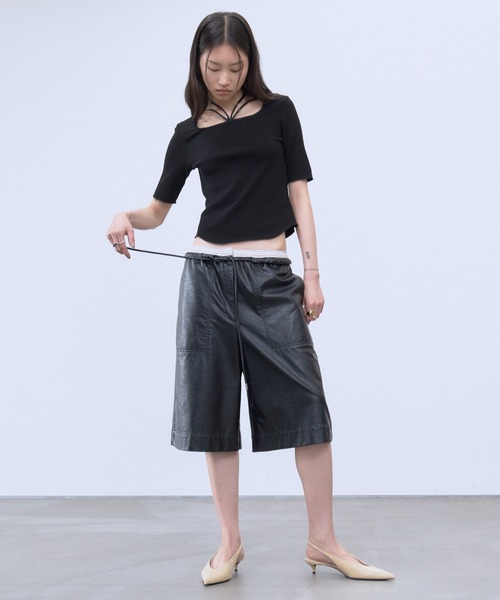 THINGS THAT MATTER(シングス ザット マター)の「CHOKER STRAP SQUARE TOPS / チョーカー ストラップ スクエア トップス(Tシャツ/カットソー・レディース・レッド/ブラック/ベージュ/ボルドー・FREE)」の15枚目の写真