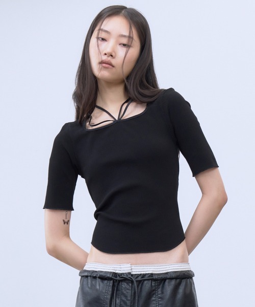 THINGS THAT MATTER(シングス ザット マター)の「CHOKER STRAP SQUARE TOPS / チョーカー ストラップ スクエア トップス(Tシャツ/カットソー・レディース・レッド/ブラック/ベージュ/ボルドー・FREE)」の13枚目の写真