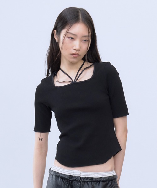 THINGS THAT MATTER(シングス ザット マター)の「CHOKER STRAP SQUARE TOPS / チョーカー ストラップ スクエア トップス(Tシャツ/カットソー・レディース・レッド/ブラック/ベージュ/ボルドー・FREE)」の14枚目の写真