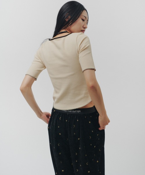 THINGS THAT MATTER(シングス ザット マター)の「CHOKER STRAP SQUARE TOPS / チョーカー ストラップ スクエア トップス(Tシャツ/カットソー・レディース・レッド/ブラック/ベージュ/ボルドー・FREE)」の19枚目の写真
