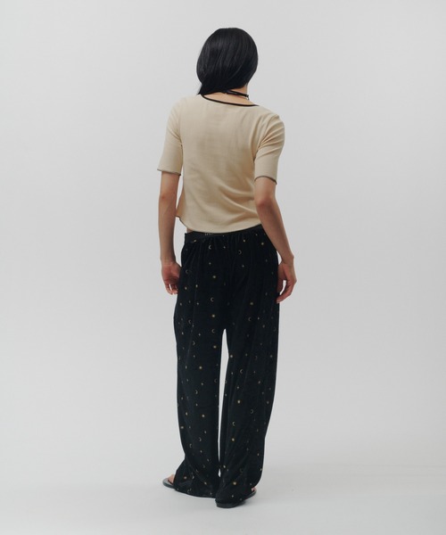 THINGS THAT MATTER(シングス ザット マター)の「CHOKER STRAP SQUARE TOPS / チョーカー ストラップ スクエア トップス(Tシャツ/カットソー・レディース・レッド/ブラック/ベージュ/ボルドー・FREE)」の22枚目の写真