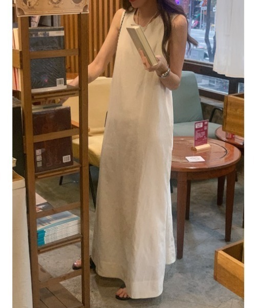 FAVORITO(ファヴォリート)の「バックデザイン袖なしワンピース(ワンピース・レディース・オフホワイト/ピンク・F)」の7枚目の写真