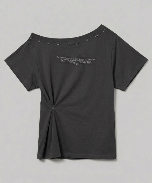 CHICKS(チックス)の「スタッドラインアップグラフィックワンショルダー半袖ホワイト(Tシャツ/カットソー・レディース・ホワイト・ONE SIZE)」の5枚目の写真