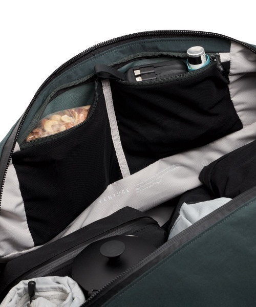 Bellroy(ベルロイ)の「Bellroy-ボストンバッグ Venture Ready Duffel 55L(ボストンバッグ・メンズ・ダークグリーン・FREE)」の6枚目の写真